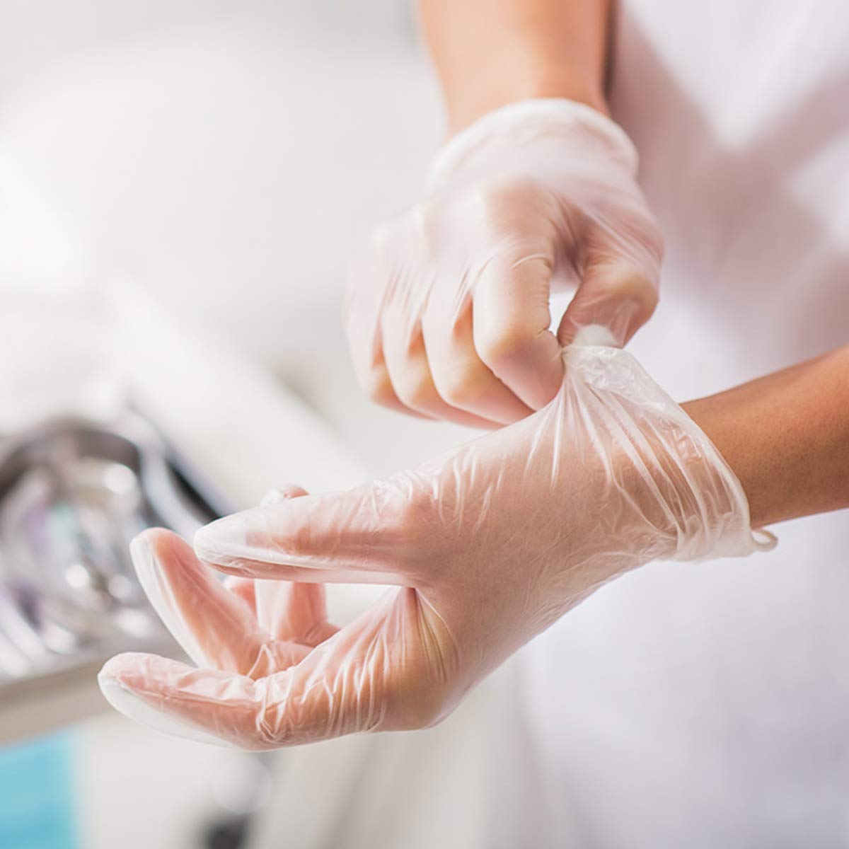 Basic Medical Clear Vinyl Exam Gloves, Latex-, Powder-Free, Case of 1,000, Large